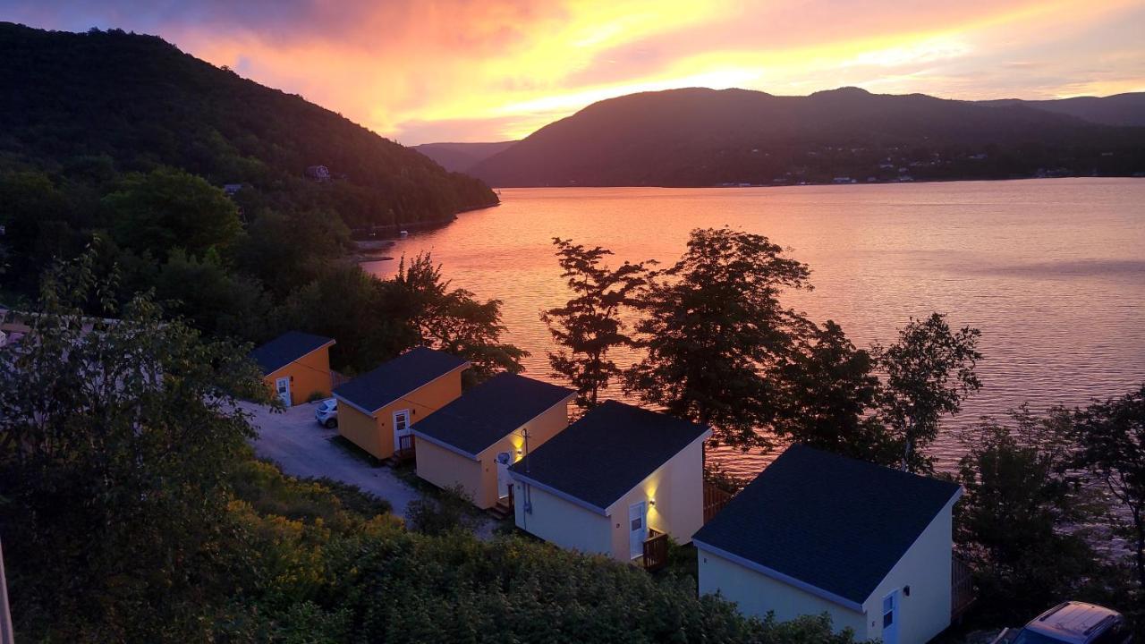 Knotty Pine Cottages, Suites & Motel Rooms Ingonish Exterior photo