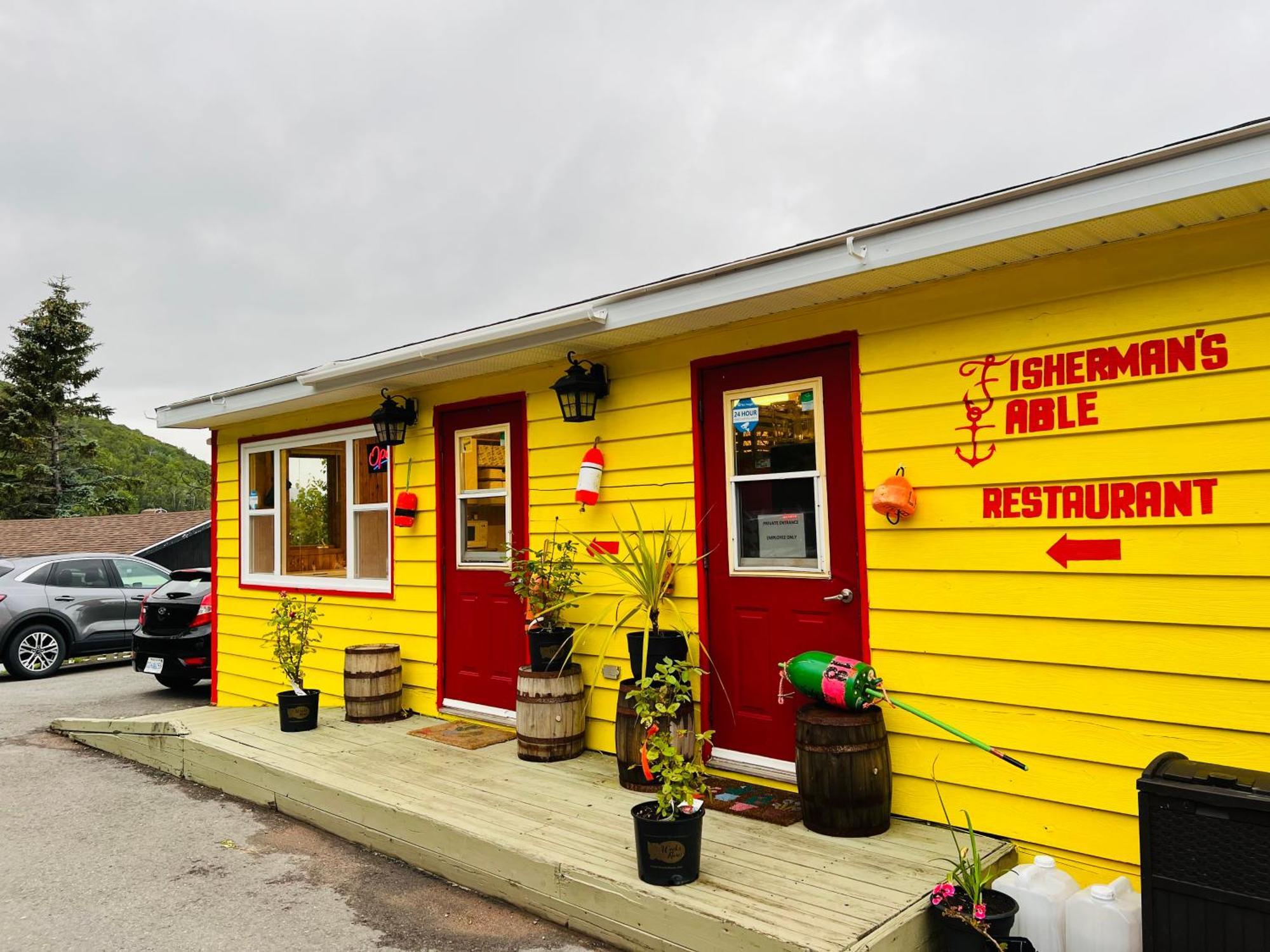 Knotty Pine Cottages, Suites & Motel Rooms Ingonish Exterior photo