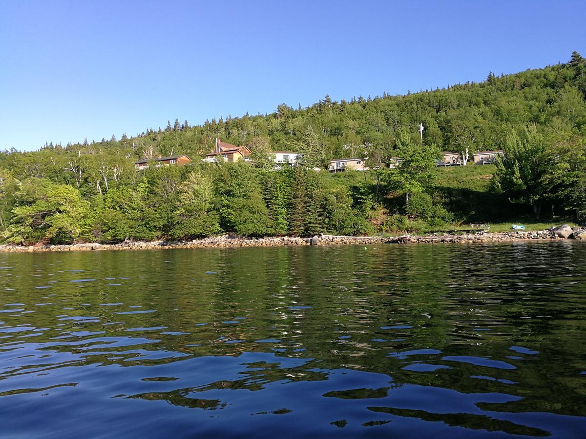 Knotty Pine Cottages, Suites & Motel Rooms Ingonish Exterior photo