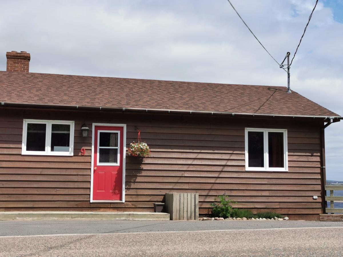 Knotty Pine Cottages, Suites & Motel Rooms Ingonish Exterior photo